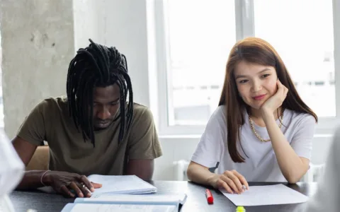 Chọn ngành du học để định cư: nhóm ngành dễ ở lại