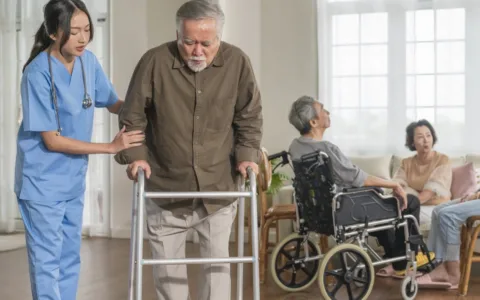 Điều dưỡng sang Đức: nhu cầu lớn, hai con đường và yêu cầu tiếng Đức