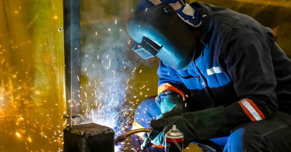 EB-3 xây dựng, hàn và cơ khí: cơ hội định cư Mỹ cho thợ Việt