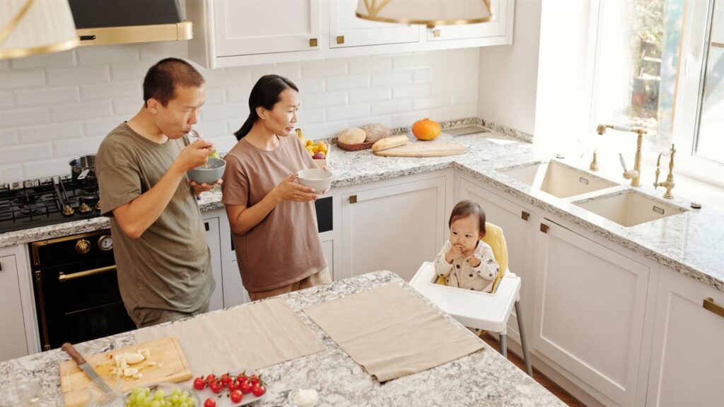 Cuộc sống người Việt ở nước ngoài: chi phí, hội nhập