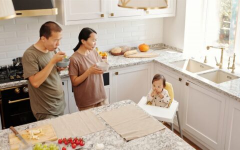 Cuộc sống người Việt ở nước ngoài: chi phí, hội nhập